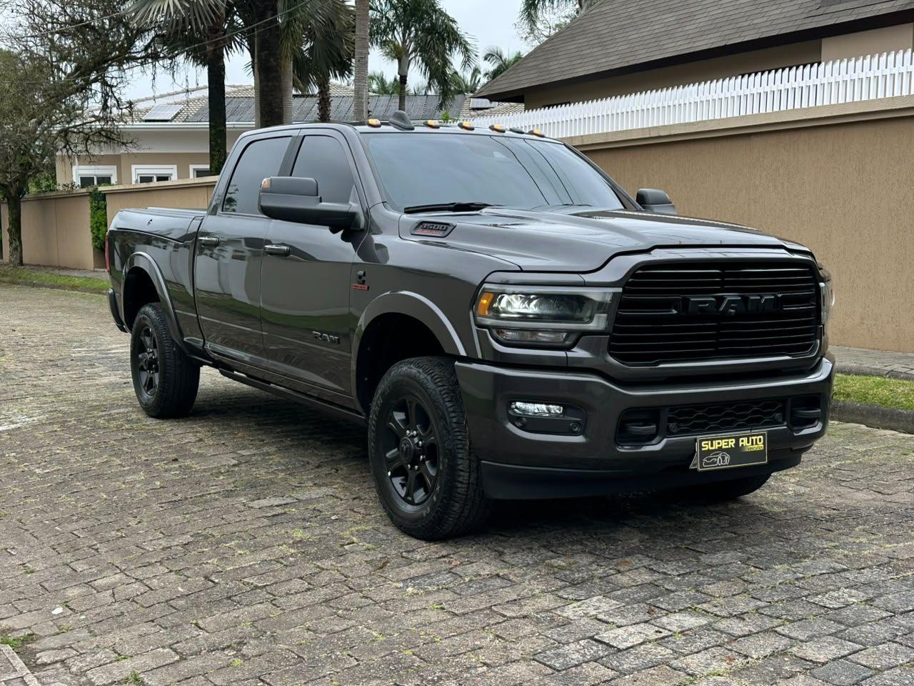 Ram 3500 NIGHT EDITION! 2022