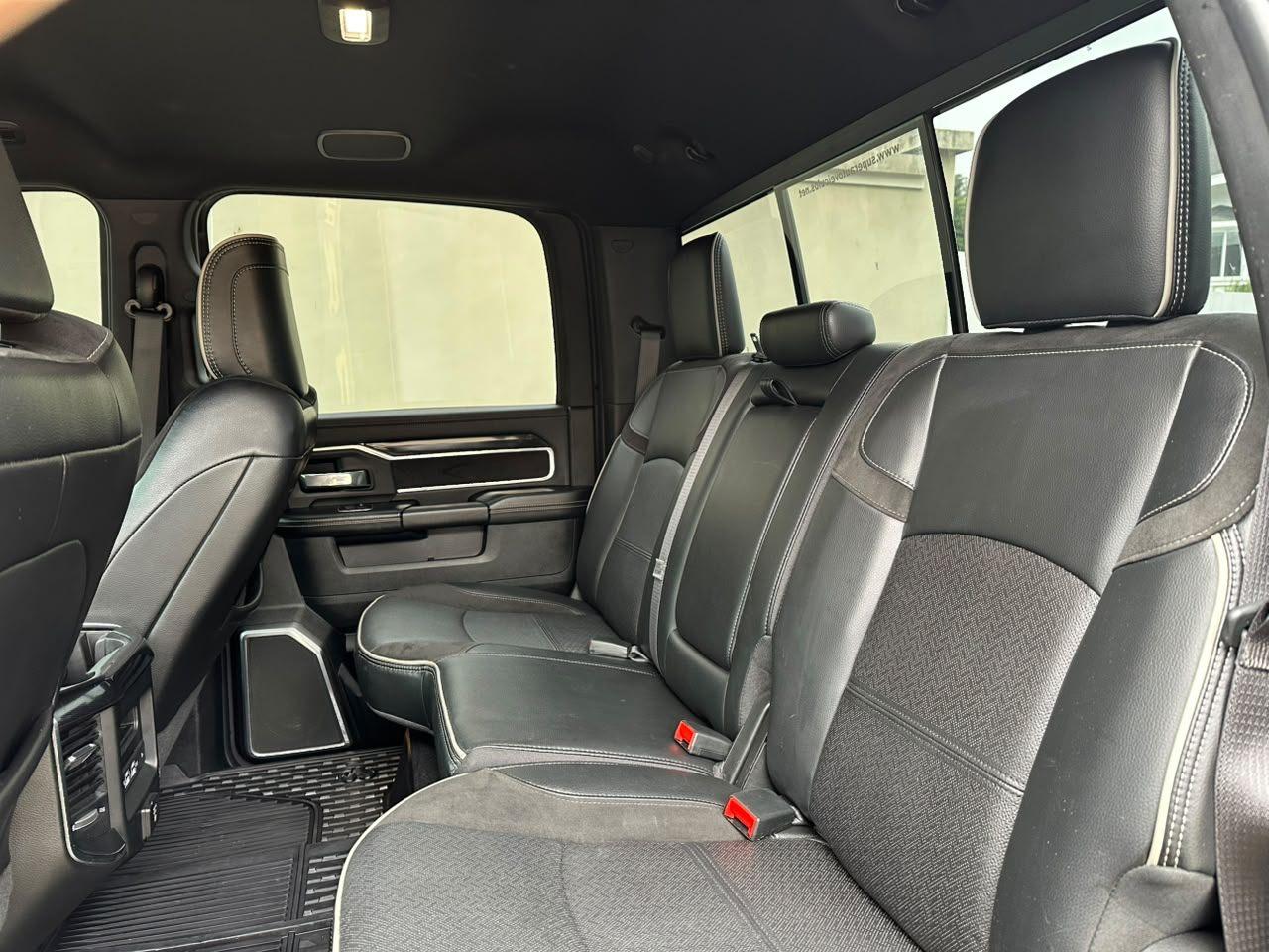Ram 3500 NIGHT EDITION! 2022
