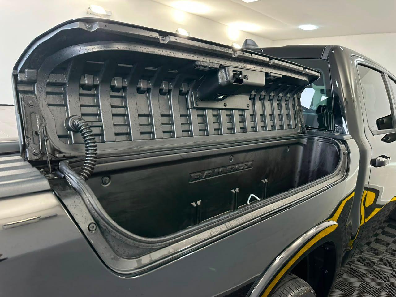 Ram 1500 LARAMIE NIGHT EDITION 6CIL BITURBO! 2025