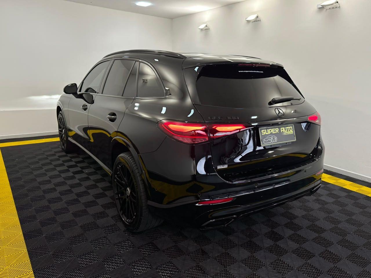 Mercedes-Benz GLC-300 4MATIC HYBRID! 2023