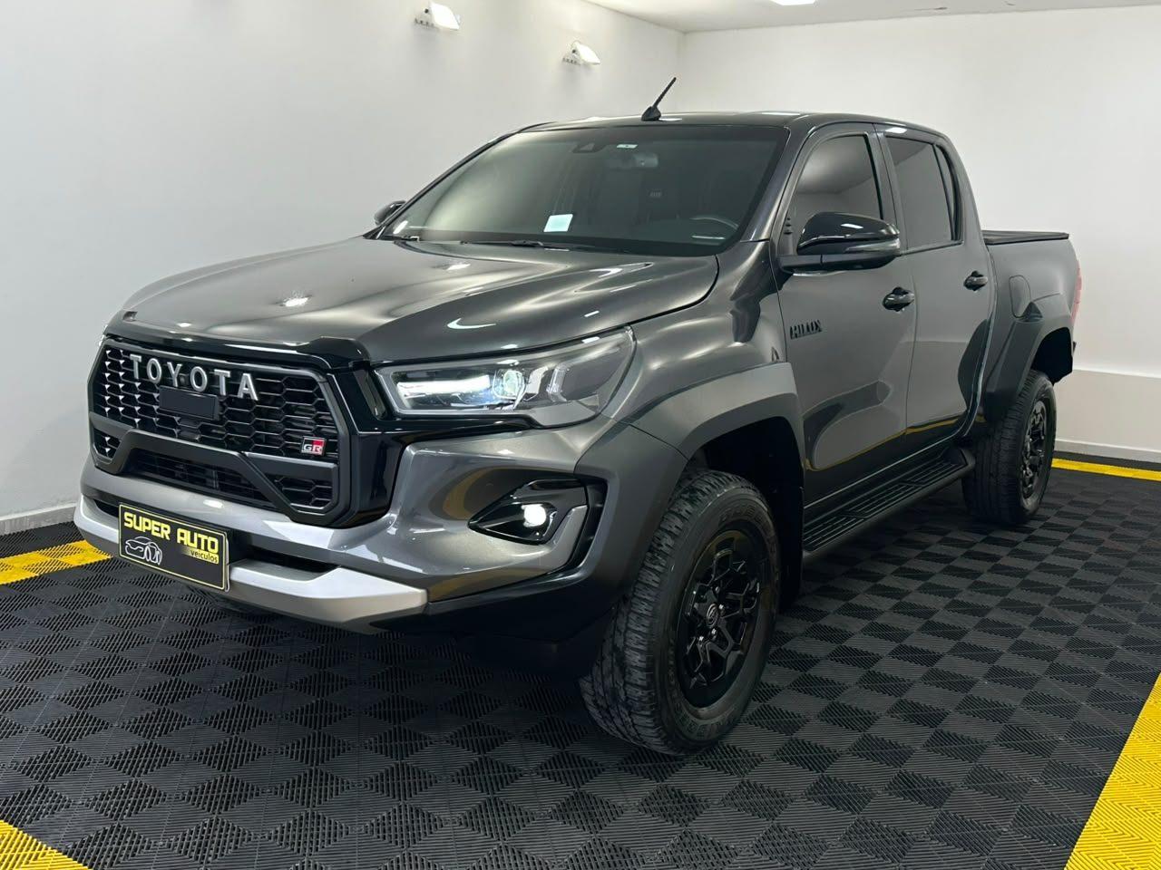 Toyota Hilux GR-S 224CV! 2024
