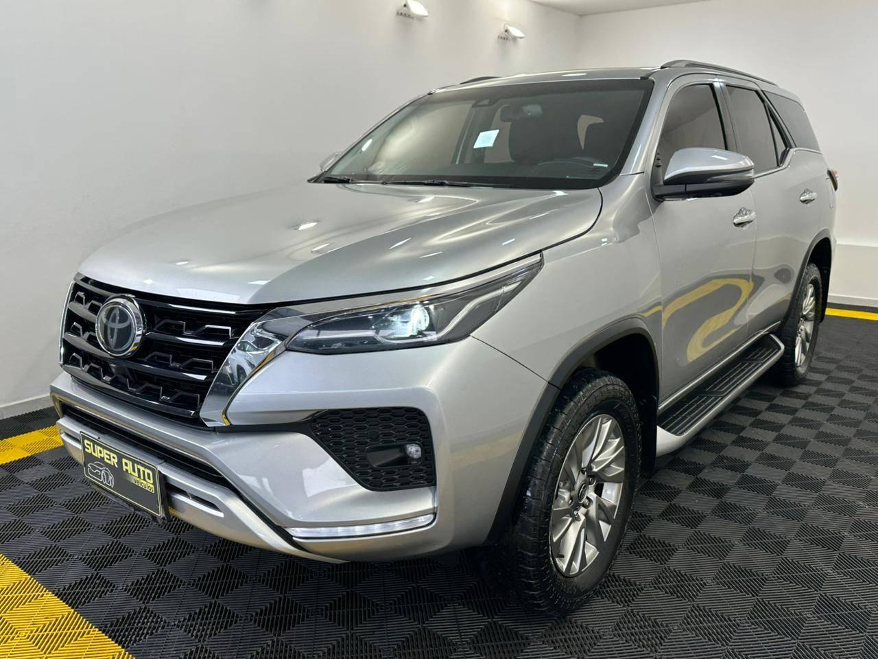 Toyota Hilux SW4 SRX 4x4 2.8 TDI 16V Dies. Aut. 2024