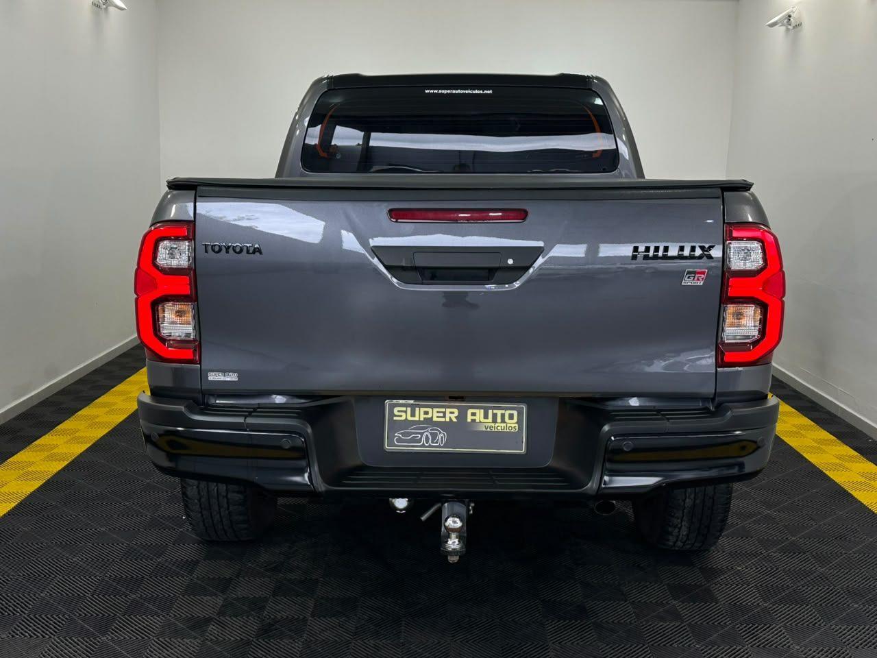 Toyota Hilux GR-S 224CV! 2024
