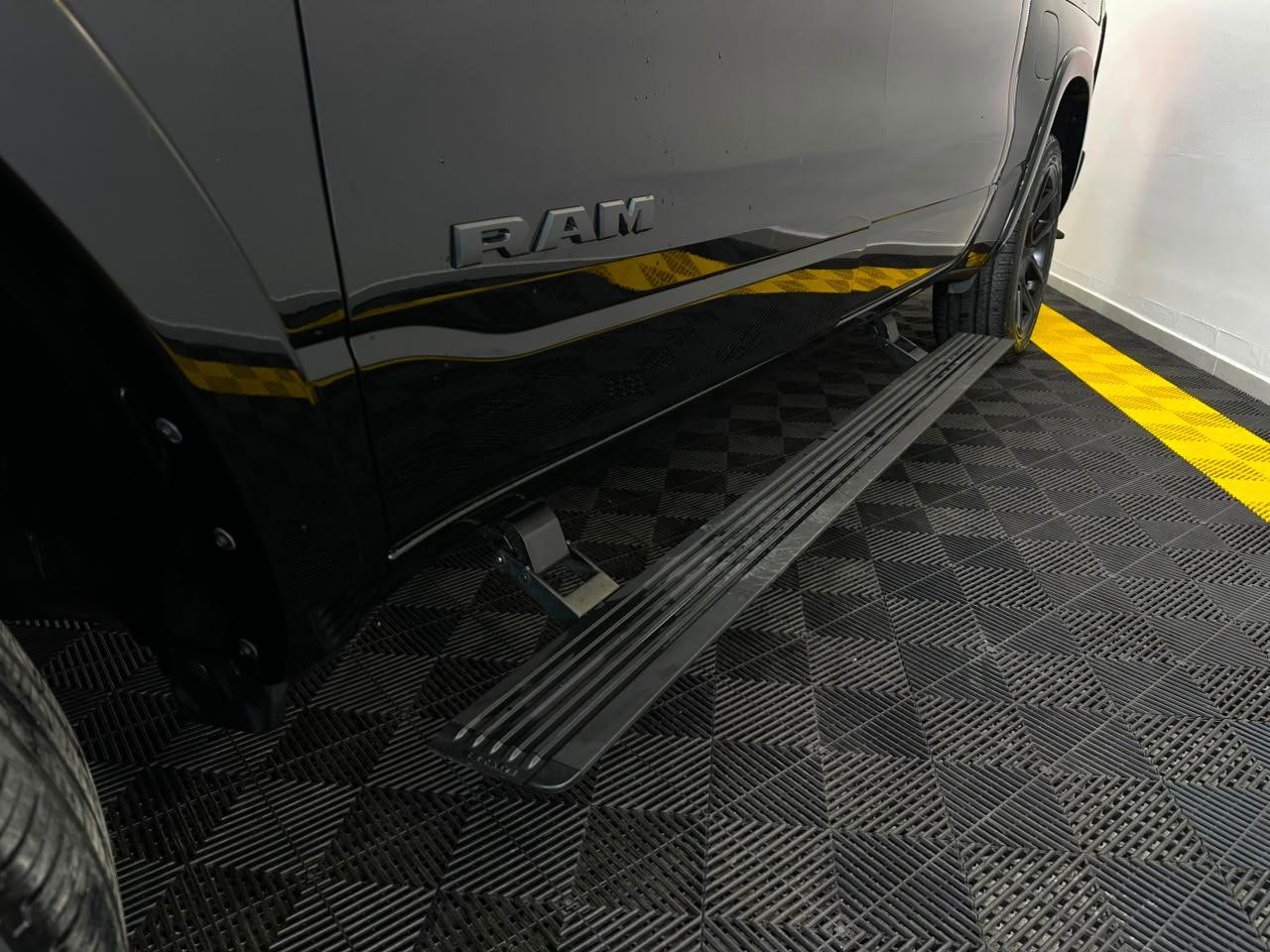 Ram 1500 LARAMIE NIGHT EDITION 6CIL BITURBO! 2025