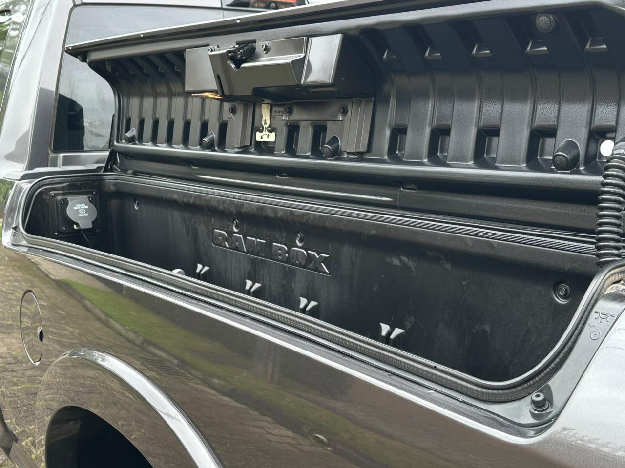 Ram 3500 NIGHT EDITION! 2022