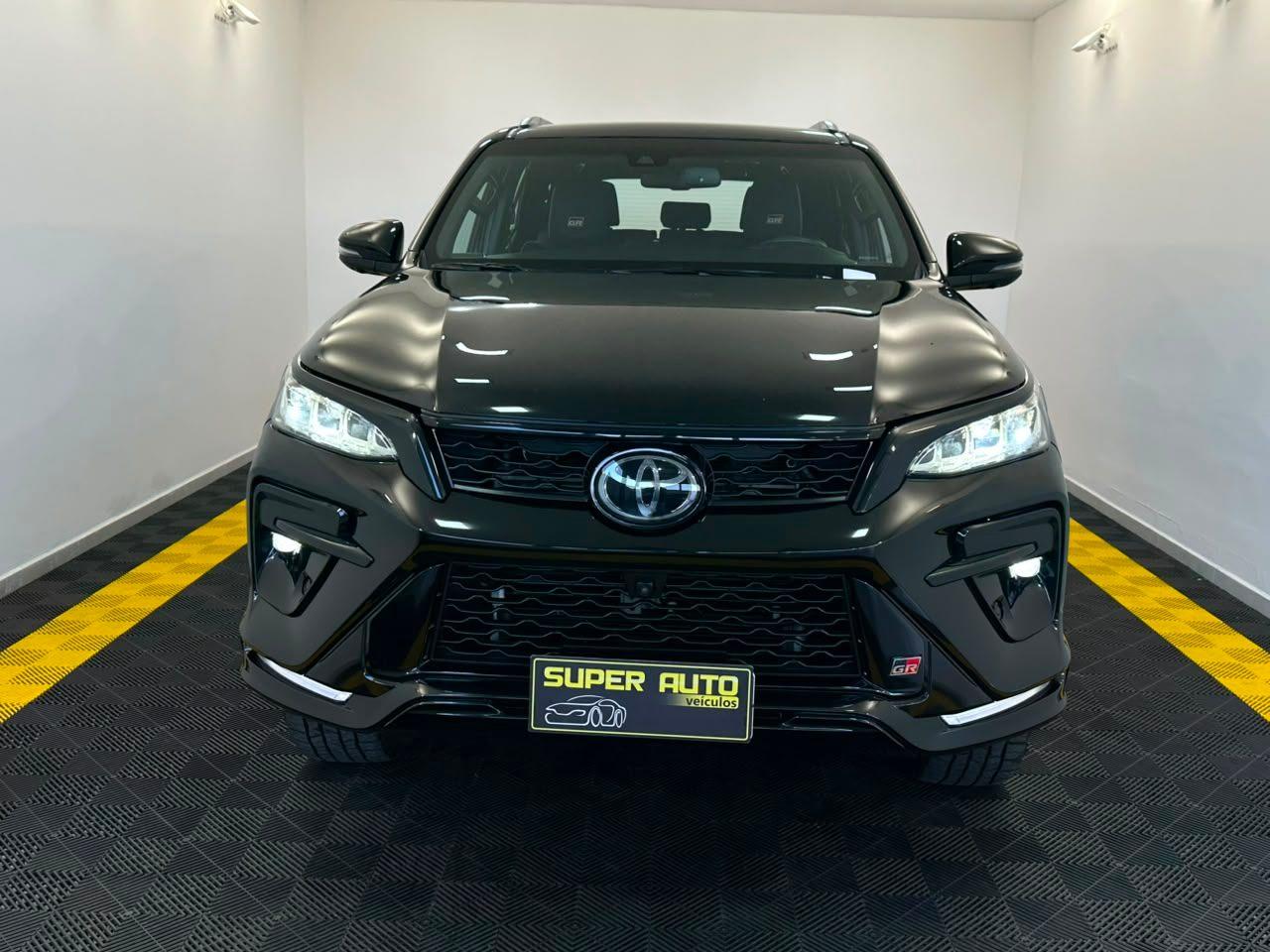 Toyota Hilux SW4 GRS 224CV! 2023