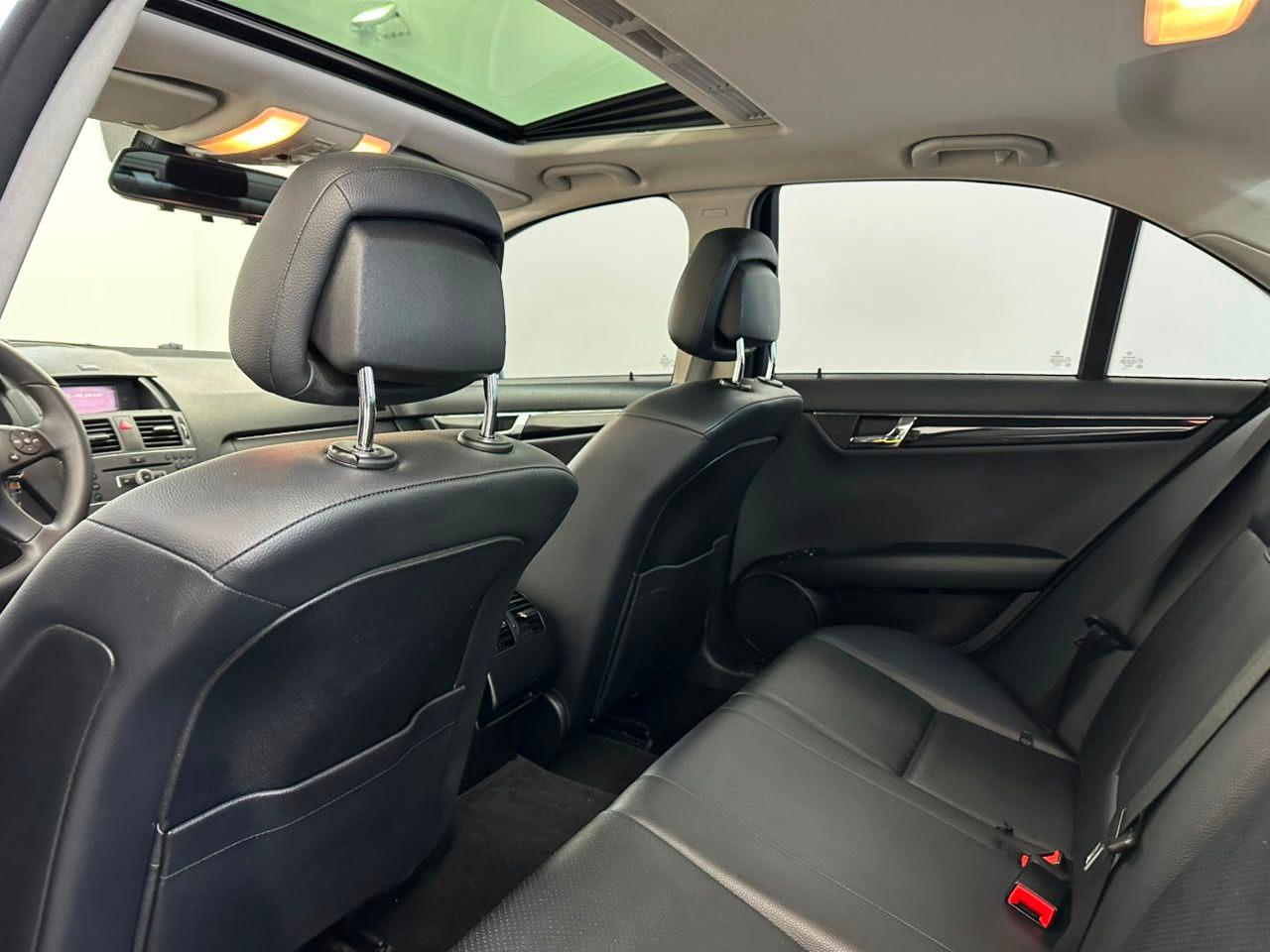 Mercedes-Benz C-180 KOMPRESSOR 2011