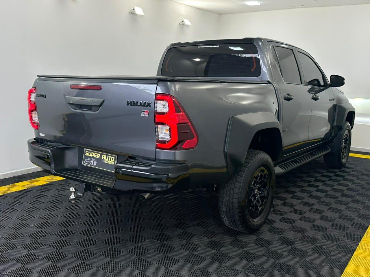 Toyota Hilux GR-S 224CV! 2024