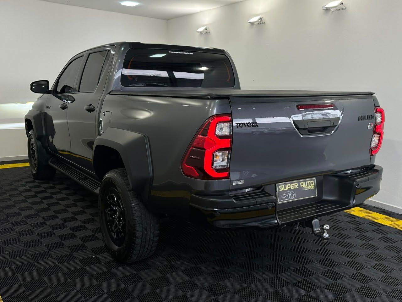 Toyota Hilux GR-S 224CV! 2024