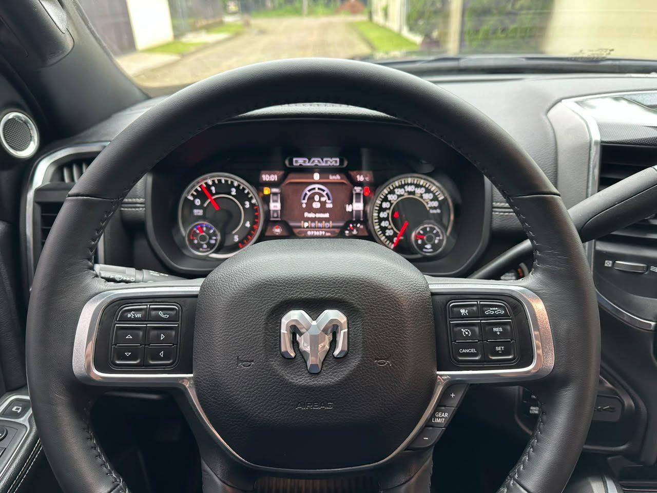 Ram 3500 NIGHT EDITION! 2022
