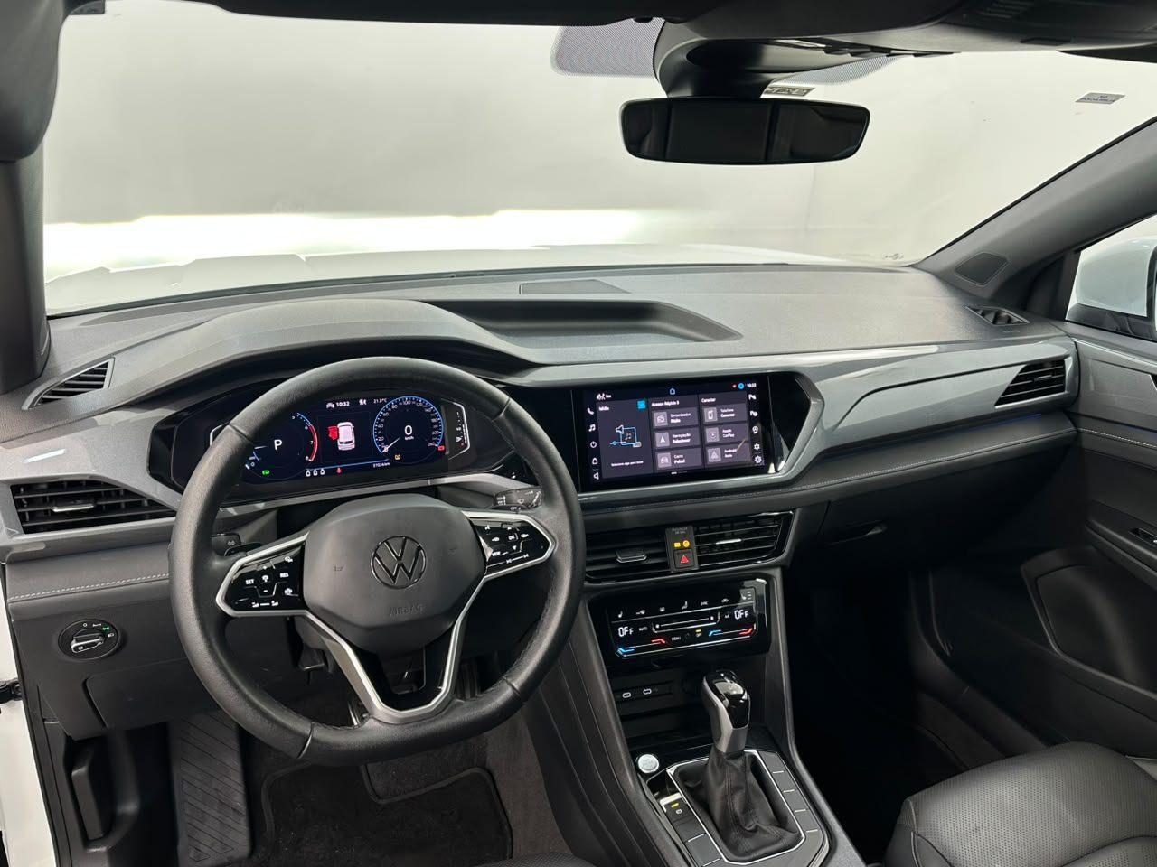 Volkswagen Taos HIGHLINE 2024