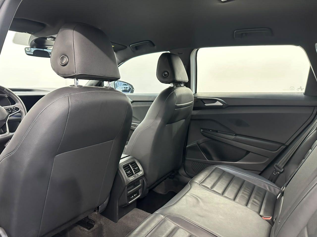 Volkswagen Taos HIGHLINE 2024