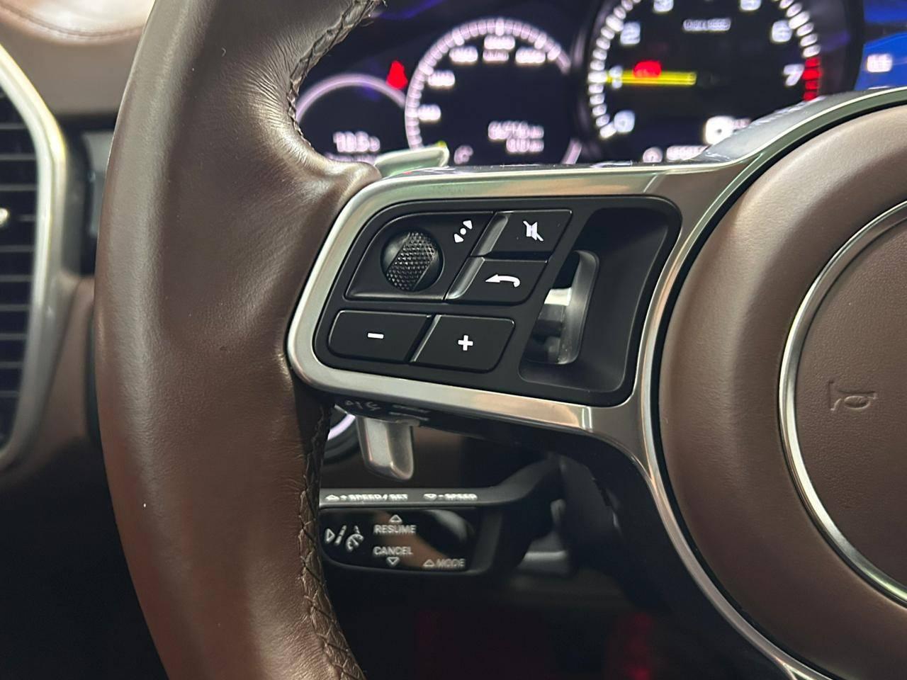 Porsche Cayenne PLATINUM EDITION E-HYBRID 462CV! 2022