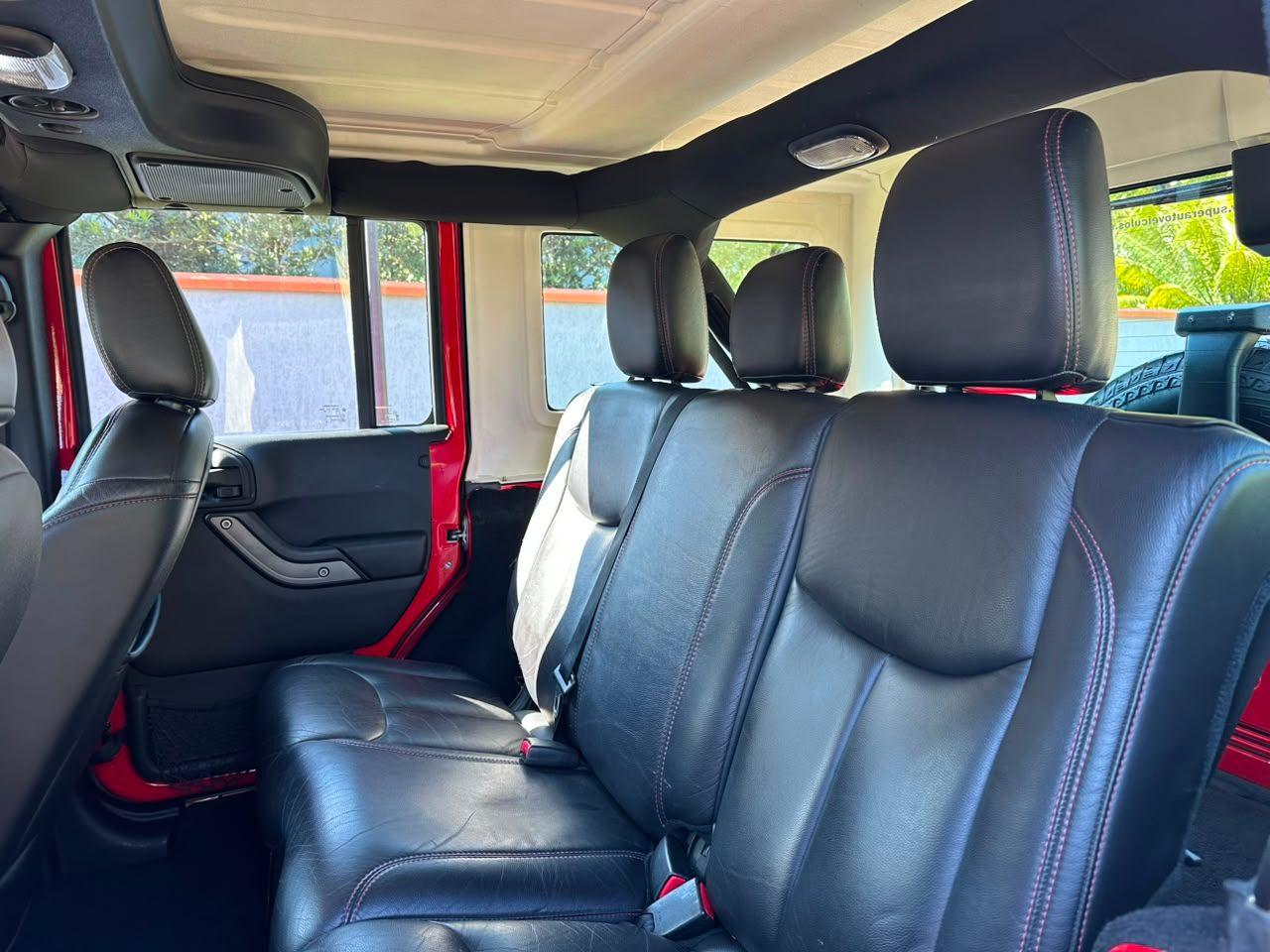 Jeep Wrangler Unlimited Sport 3.6 V6 284cv 4p 2015