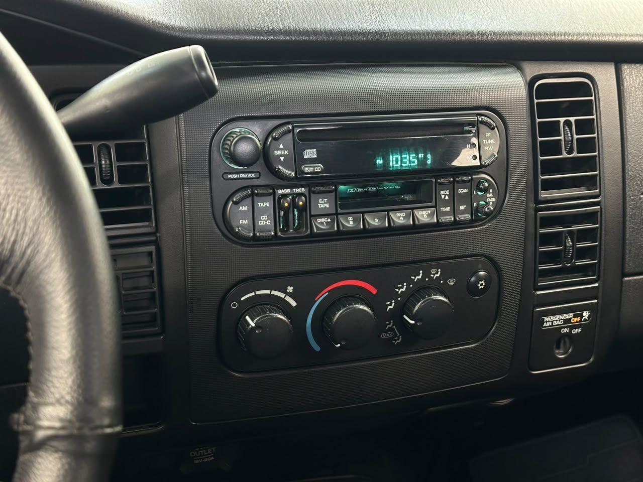 Dodge Dakota RT V8 COM CÂMBIO MANUAL 2001