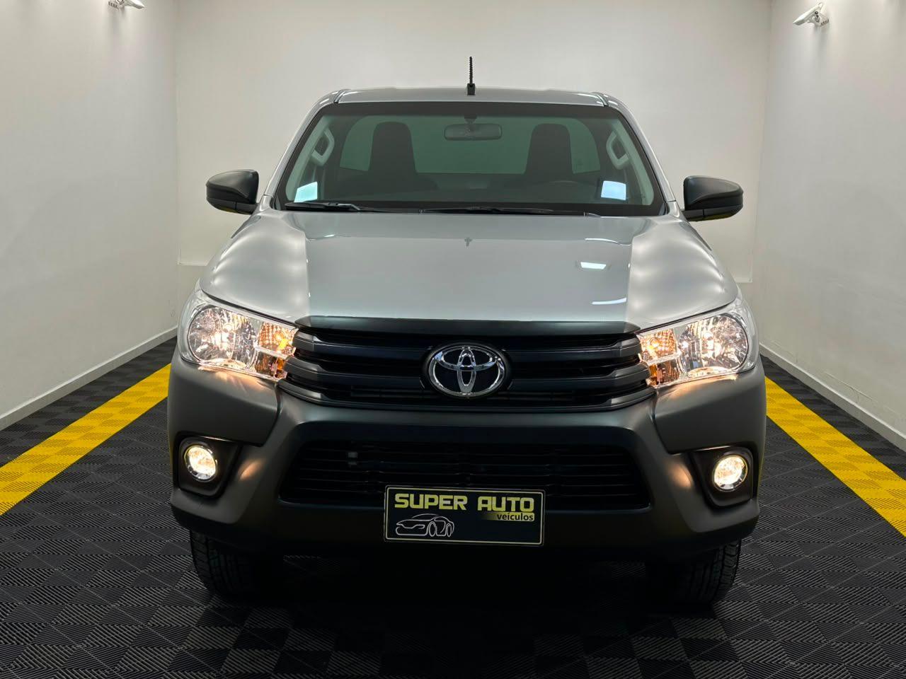 Toyota Hilux Cabine Simples CS 2.8T AUTOMÁTICA E 4X4!! 2025