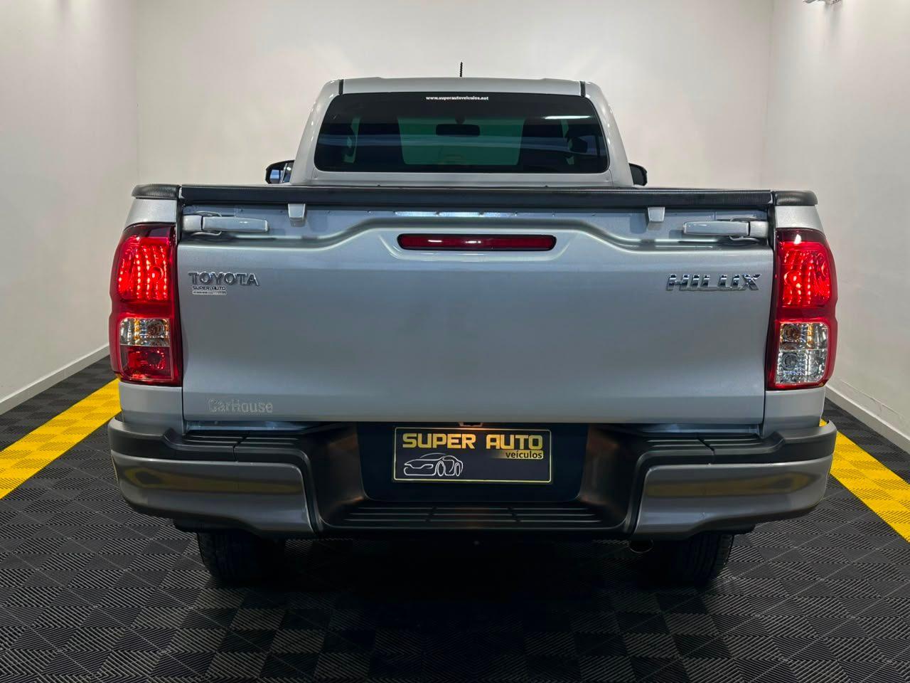 Toyota Hilux Cabine Simples CS 2.8T AUTOMÁTICA E 4X4!! 2025
