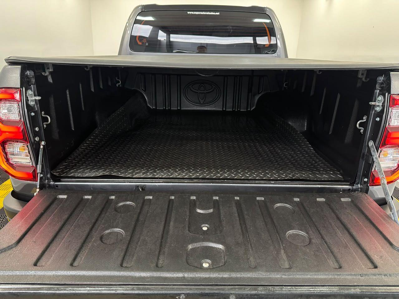 Toyota Hilux GR-S 224CV! 2024