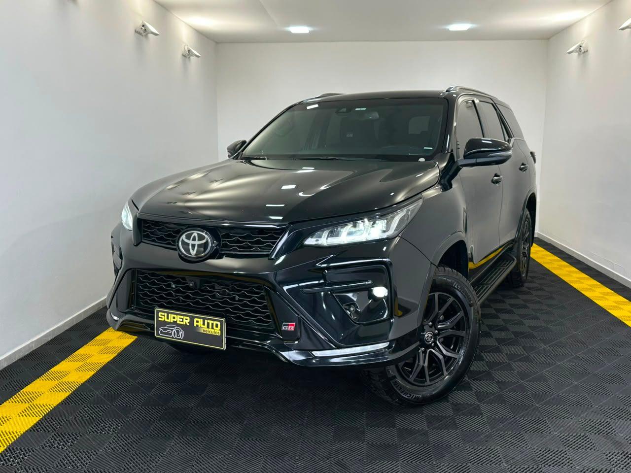 Toyota Hilux SW4 SW GRS 224CV! 2023