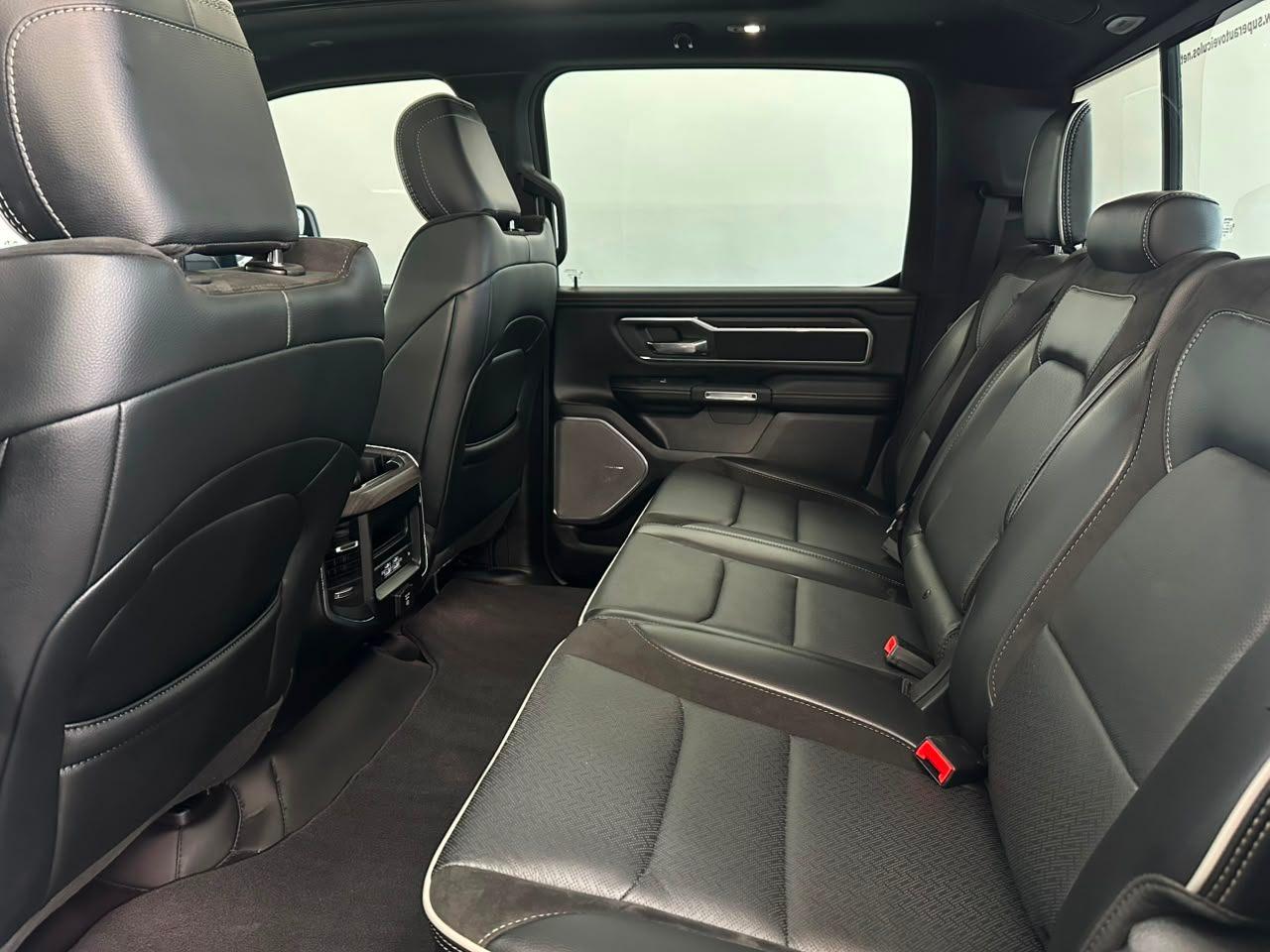 Ram 1500 LARAMIE NIGHT EDITION 6CIL BITURBO! 2025