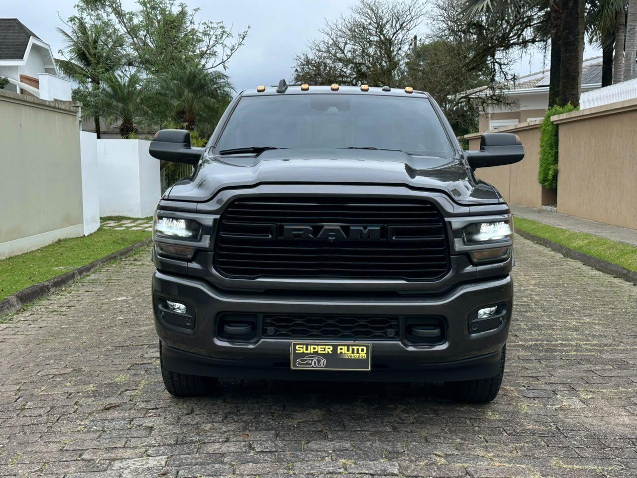 Ram 3500 NIGHT EDITION! 2022