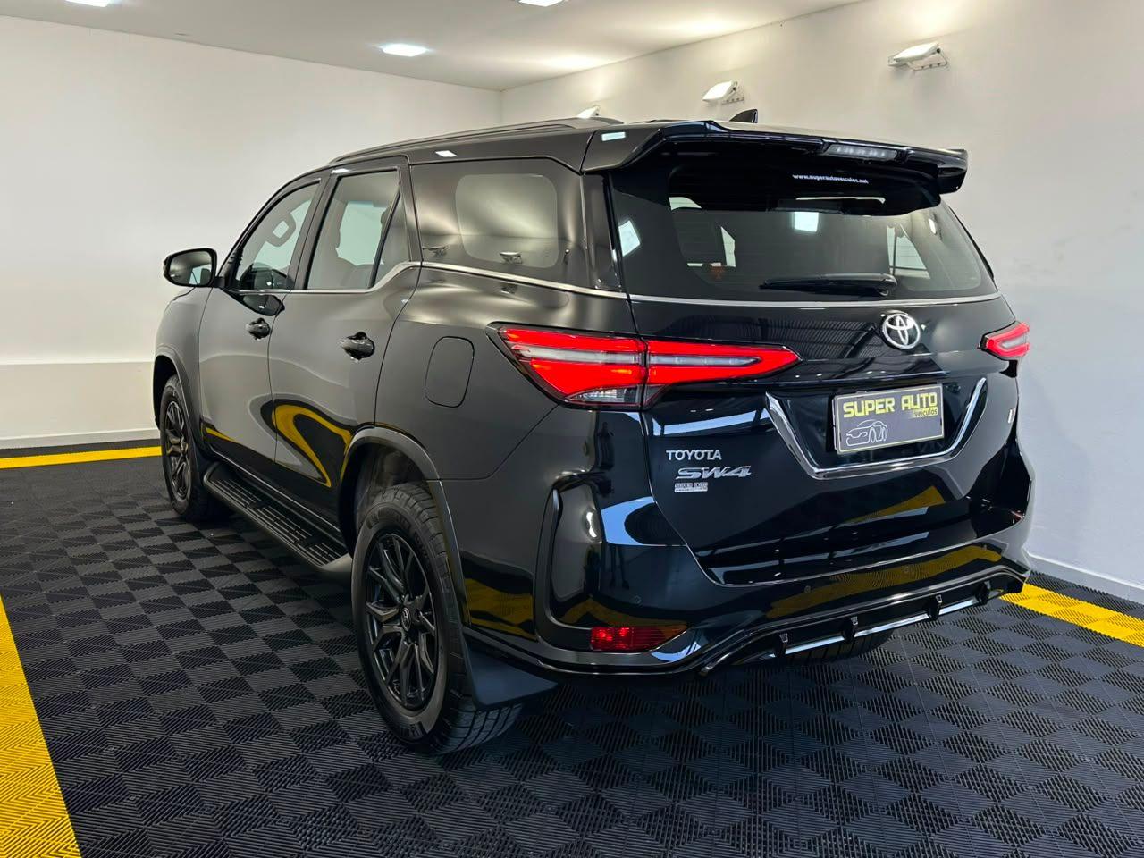 Toyota Hilux SW4 GRS 224CV! 2023