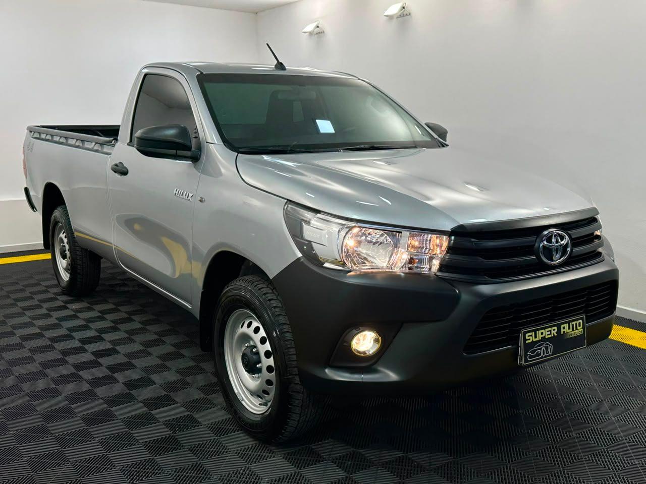 Toyota Hilux Cabine Simples CS 2.8T AUTOMÁTICA E 4X4!! 2025