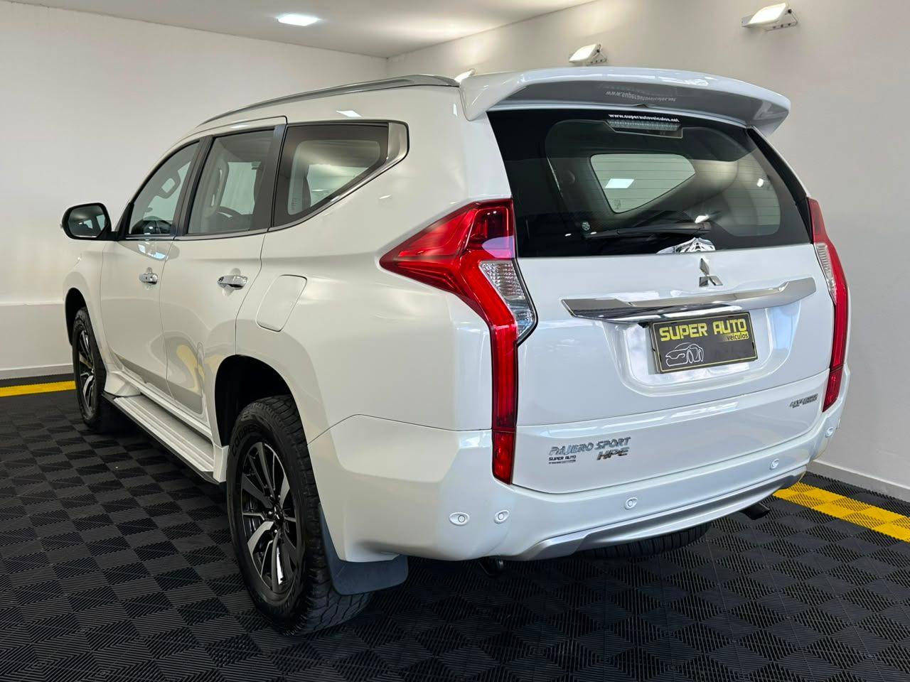 Mitsubishi Pajero SPORT HPE 2.4T 190CV COM 7 LUGARES E TETO SOLAR!! 2020