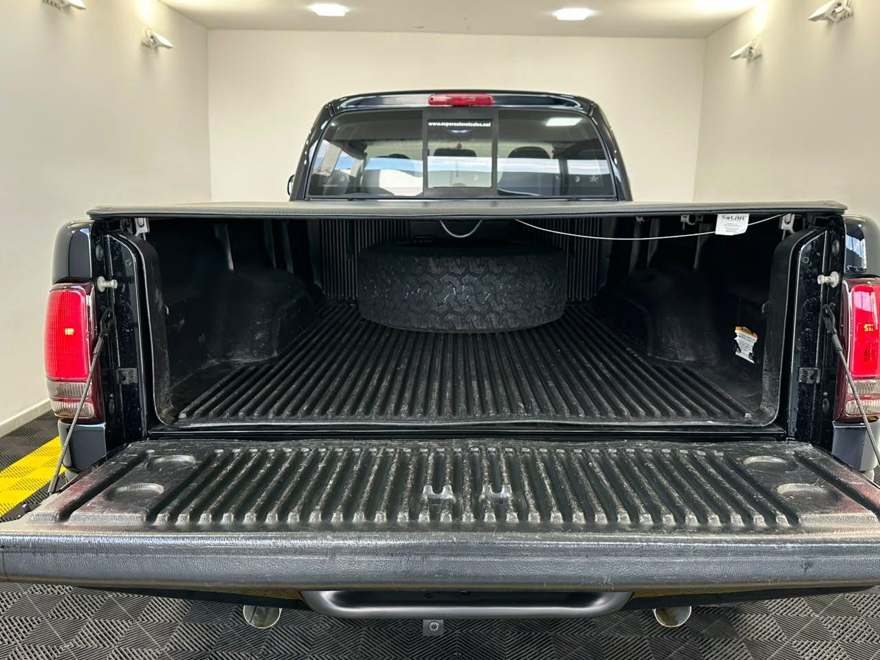 Dodge Dakota RT V8 COM CÂMBIO MANUAL 2001