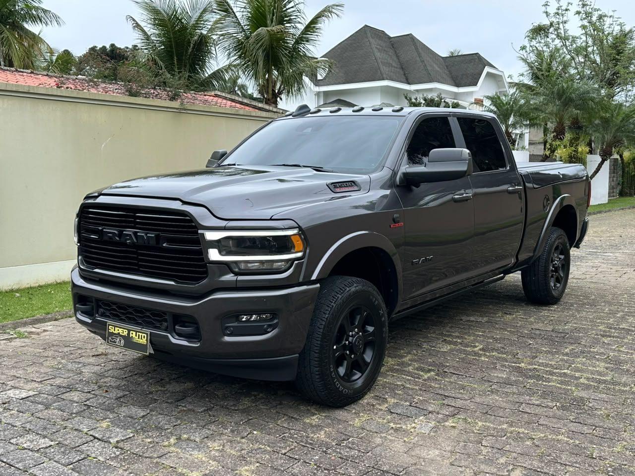 Ram 3500 NIGHT EDITION! 2022