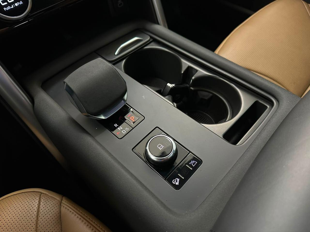 Land Rover I/LR DISC D350 LE D300 METROPOLITAN EDITION 7 LUGARES 2023