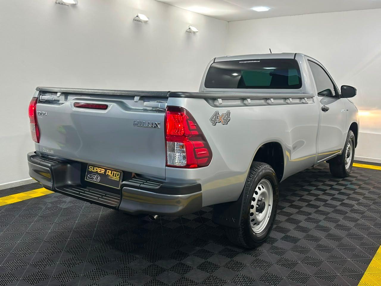 Toyota Hilux Cabine Simples CS 2.8T AUTOMÁTICA E 4X4!! 2025