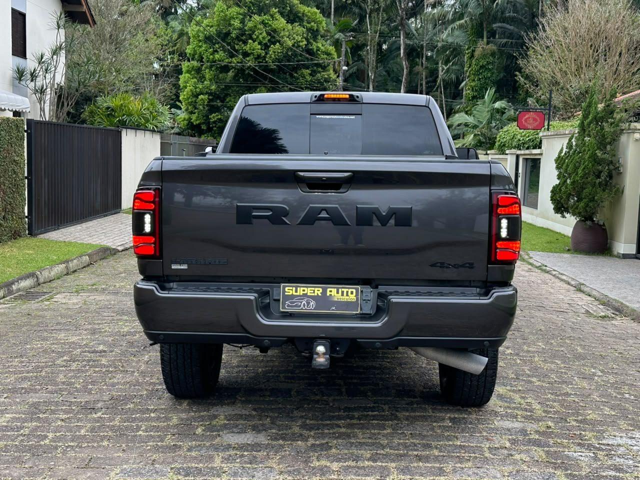 Ram 3500 NIGHT EDITION! 2022
