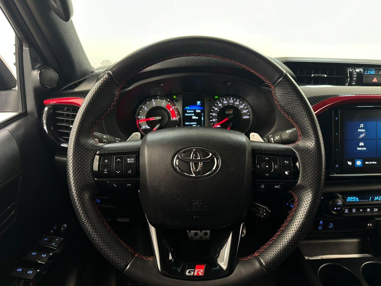 Toyota Hilux GR-S 224CV! 2024