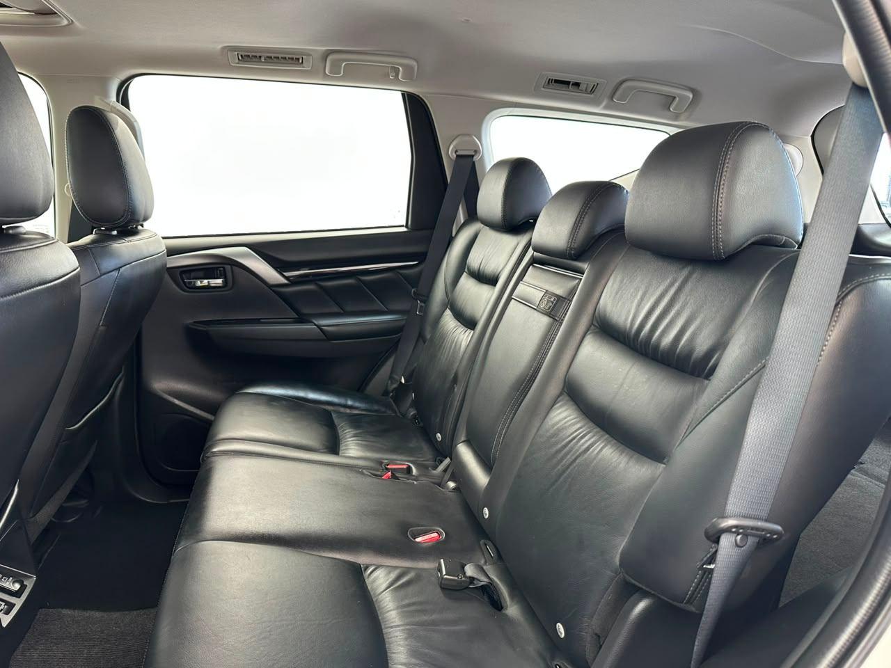 Mitsubishi Pajero SPORT HPE 2.4T 190CV COM 7 LUGARES E TETO SOLAR!! 2020