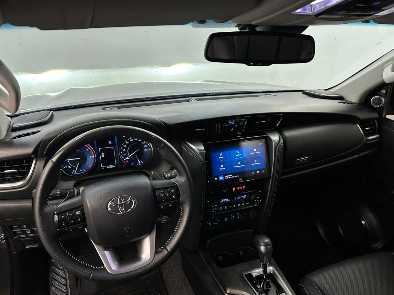 Toyota Hilux SW4 SRX 2.8T 204CV 5 LUGARES! 2024