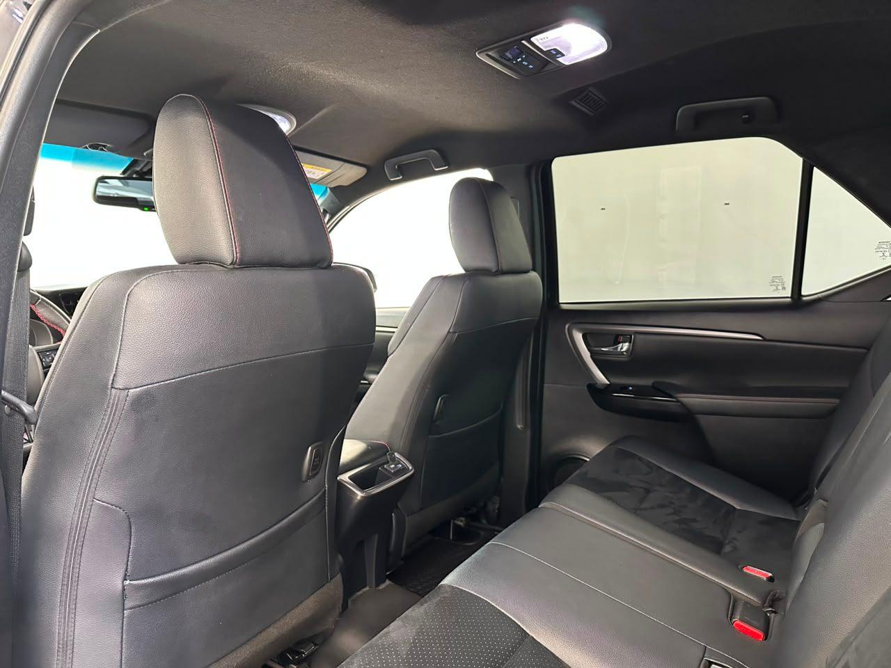 Toyota Hilux SW4 SW GRS 224CV! 2023
