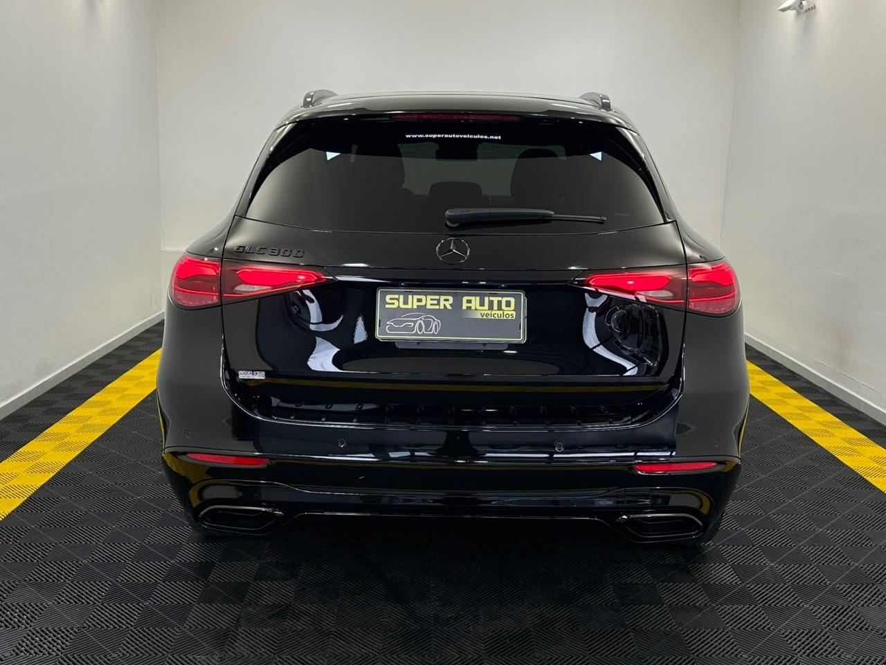 Mercedes-Benz GLC-300 4MATIC HYBRID! 2023