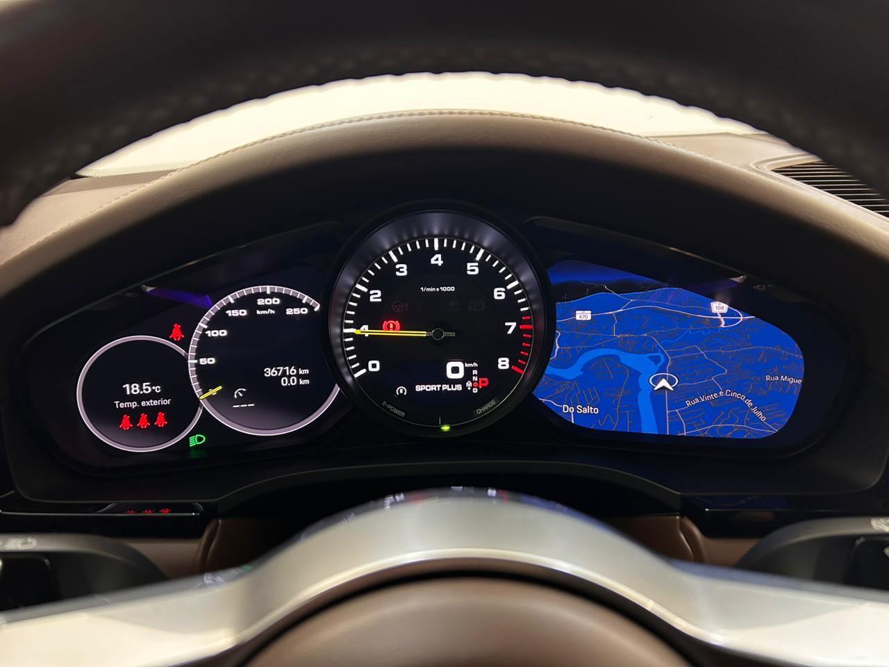 Porsche Cayenne PLATINUM EDITION E-HYBRID 462CV! 2022