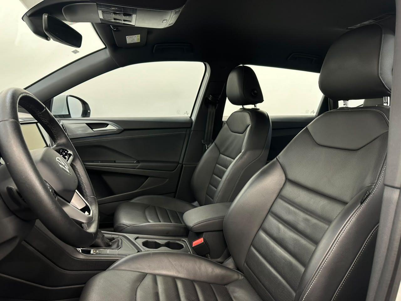 Volkswagen Taos HIGHLINE 2024