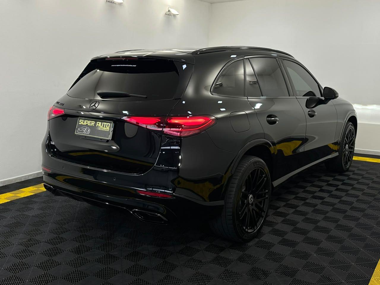 Mercedes-Benz GLC-300 4MATIC HYBRID! 2023