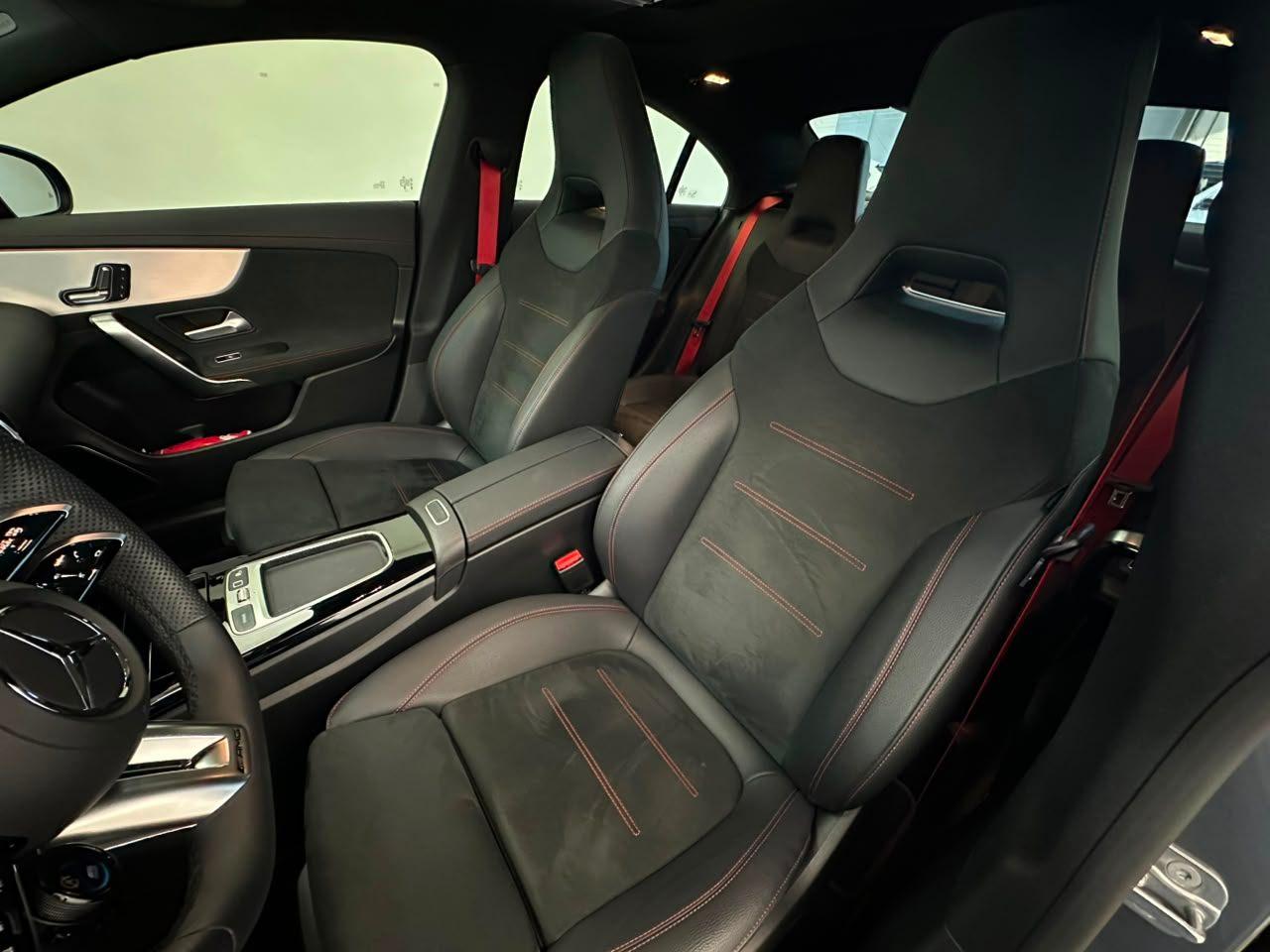 Mercedes-Benz CLA-35 AMG 306CV! 2026
