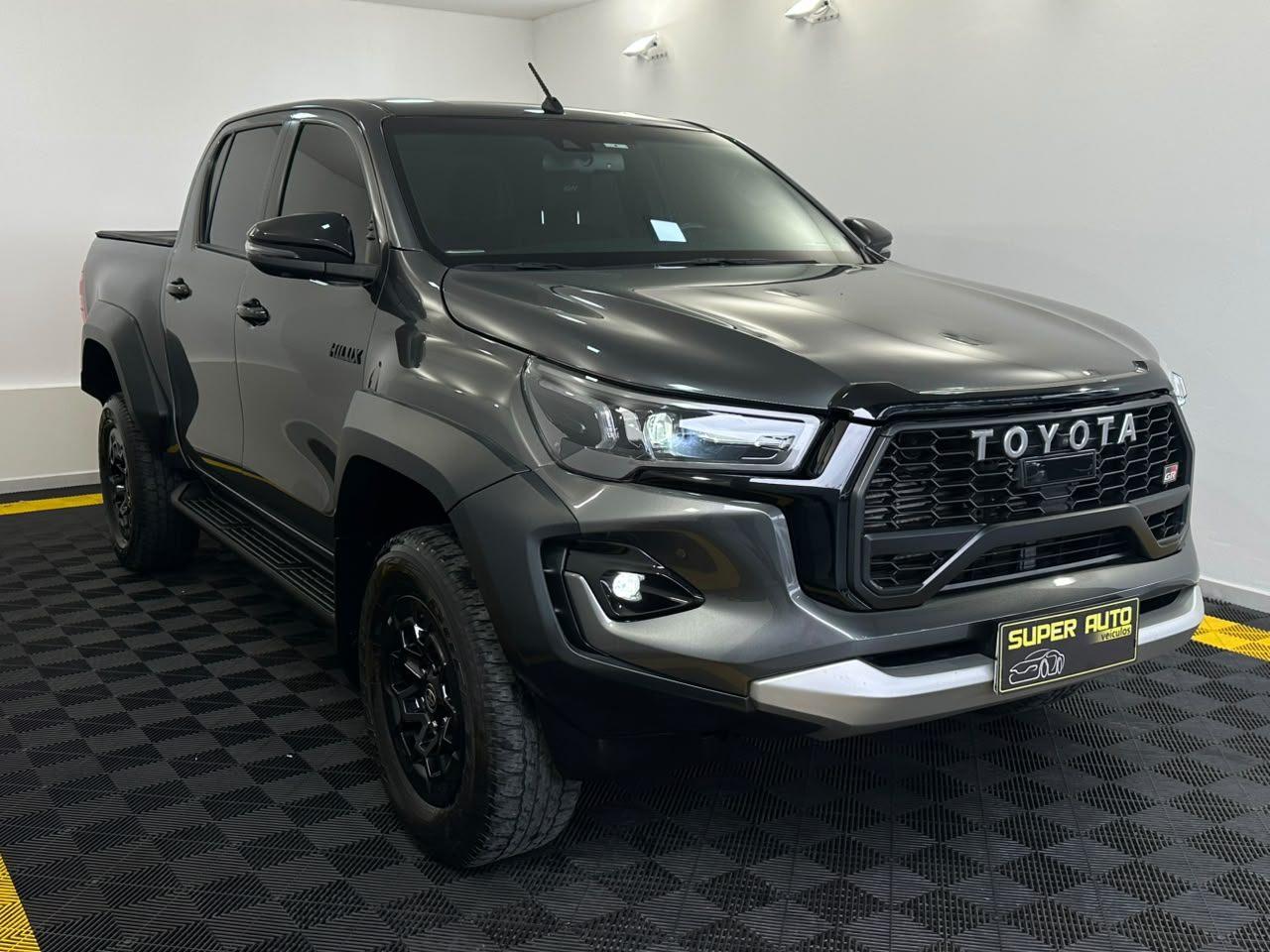 Toyota Hilux GR-S 224CV! 2024