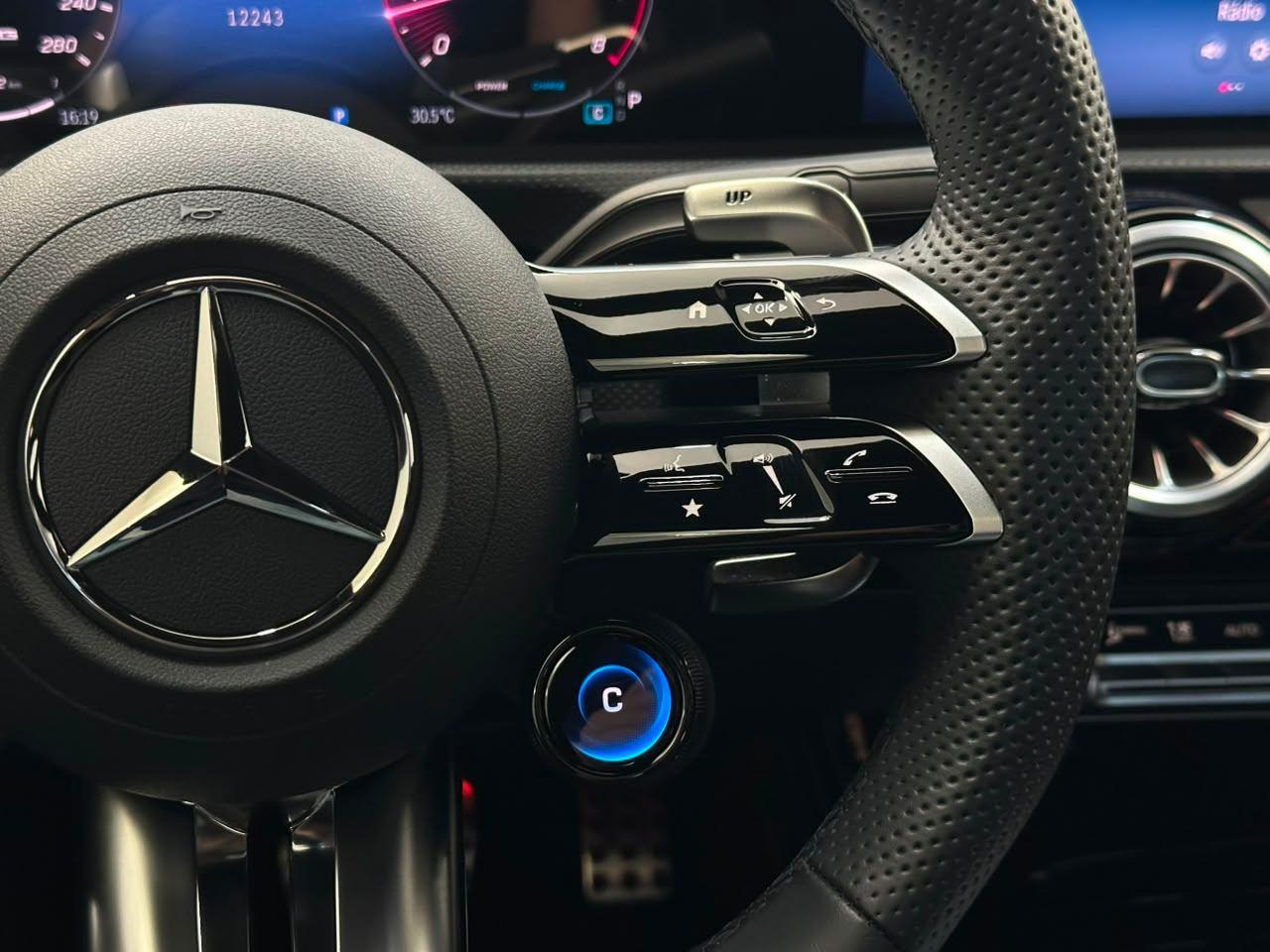 Mercedes-Benz CLA-35 AMG 306CV! 2026