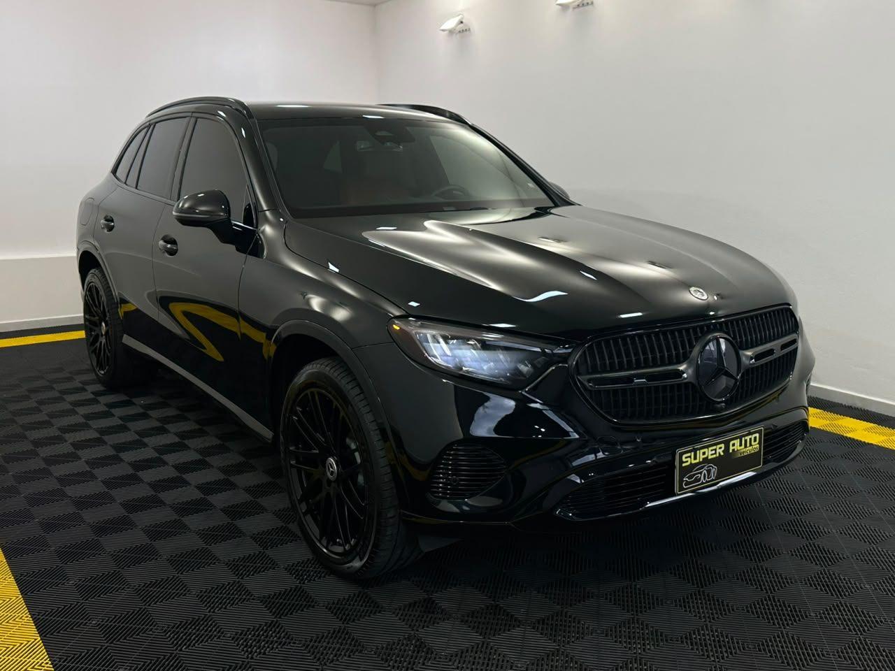 Mercedes-Benz GLC-300 4MATIC HYBRID! 2023