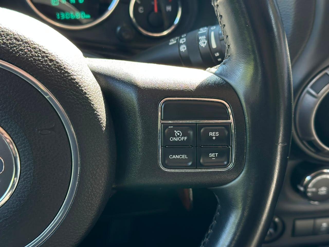 Jeep Wrangler Unlimited Sport 3.6 V6 284cv 4p 2015