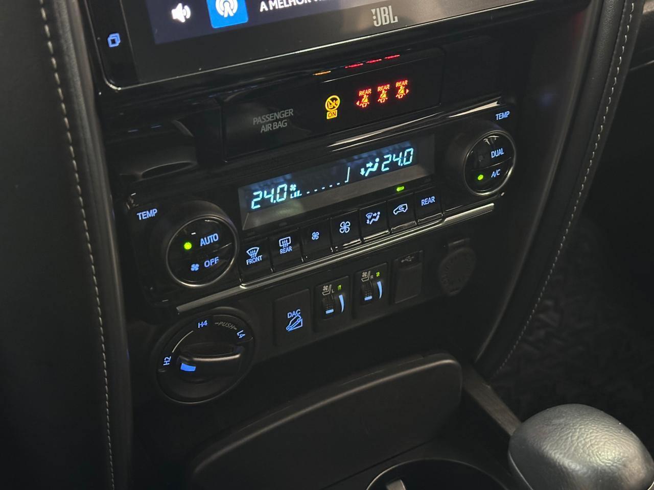 Toyota Hilux SW4 SRX 2.8T 204CV 5 LUGARES! 2024
