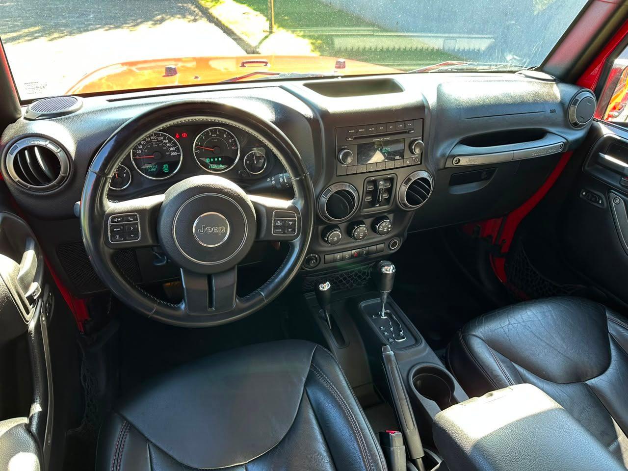 Jeep Wrangler Unlimited Sport 3.6 V6 284cv 4p 2015