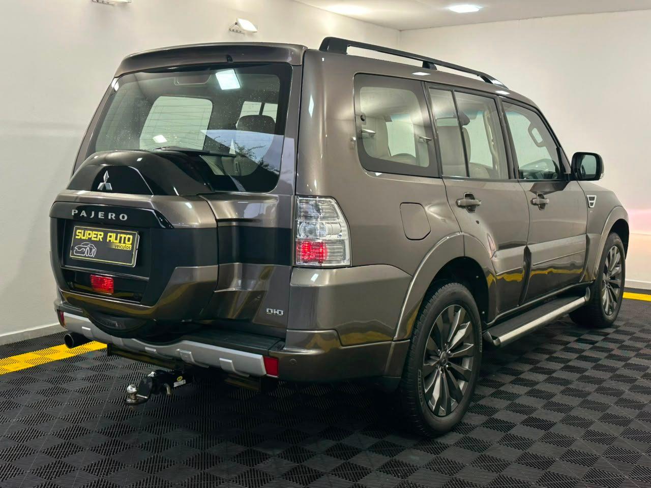 Mitsubishi Pajero Full HPE 3.2D 7 LUGARES!! 2017