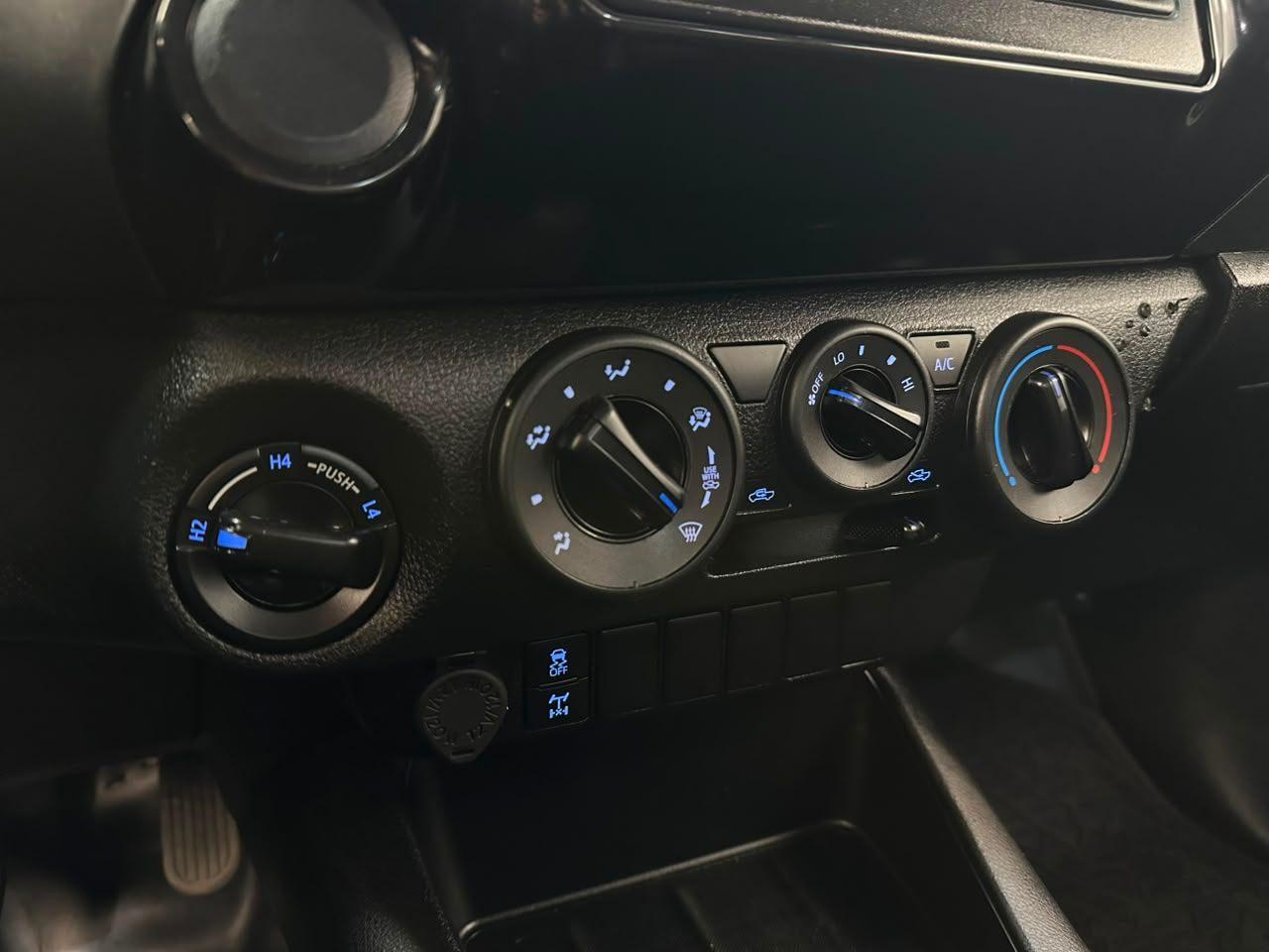 Toyota Hilux Cabine Simples LS CS! 2023